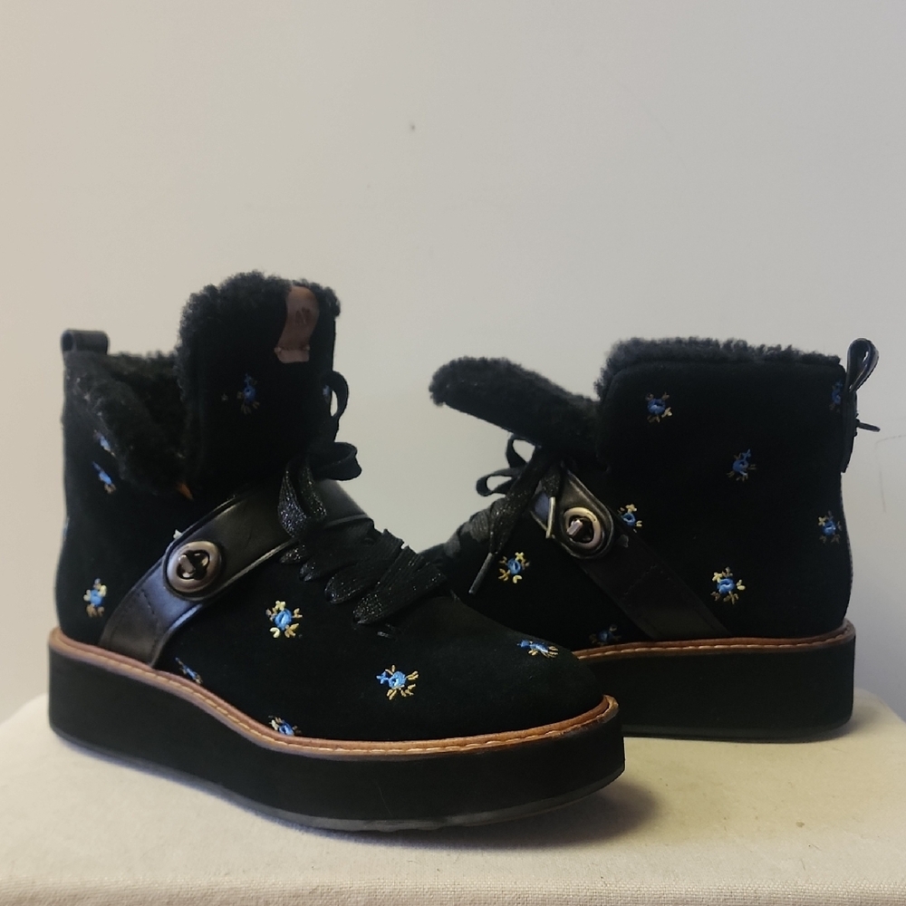 Coach City Hiker Black Floral Embroidered Women's Boots. - Picture 2 of 14
